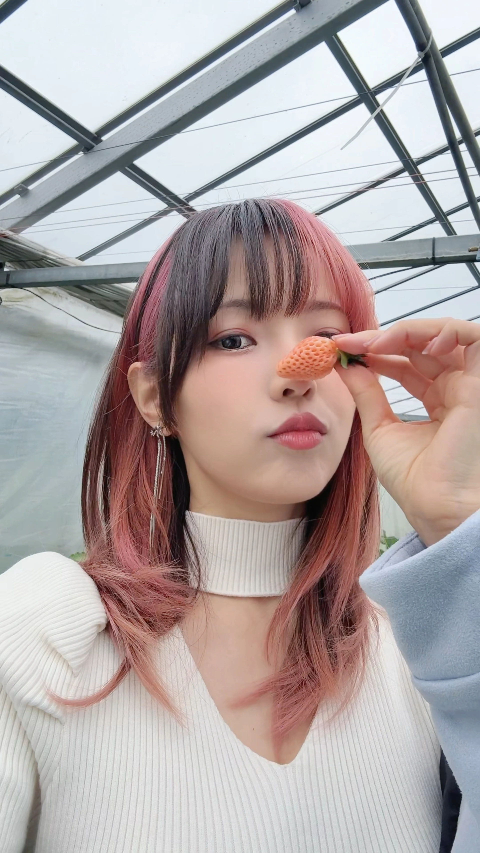 ElyEE子 – NO.205 Strawberry Picking Date 1